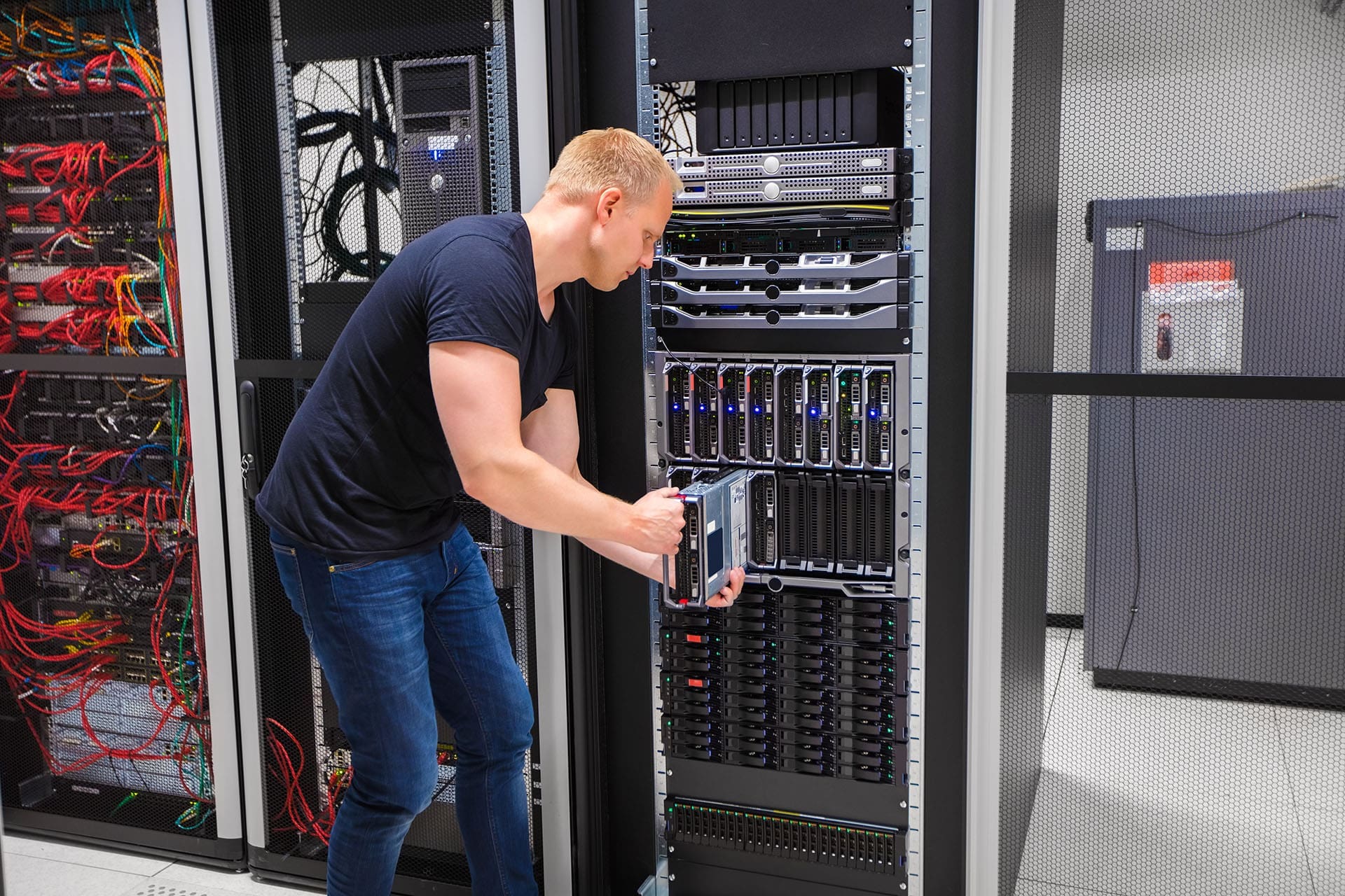Data Center Shift Workers: Back, Sleep & Energy Tips